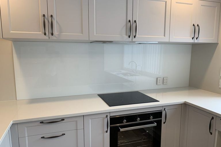 Photo of property in 21a Eske Place, Highland Park, Auckland, 2010