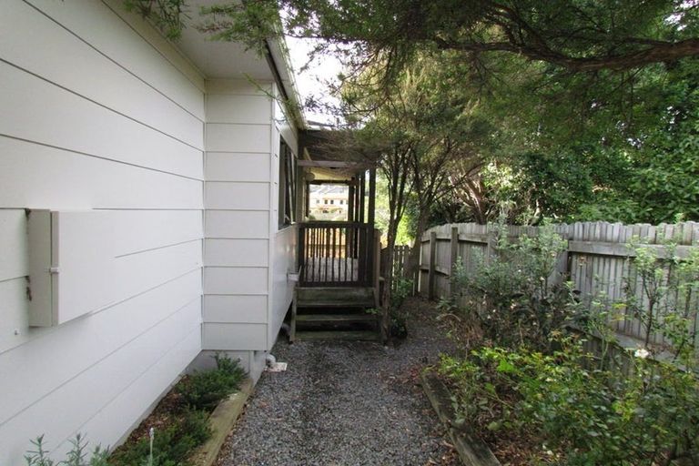 Photo of property in 6 Seagull Place, Whitby, Porirua, 5024