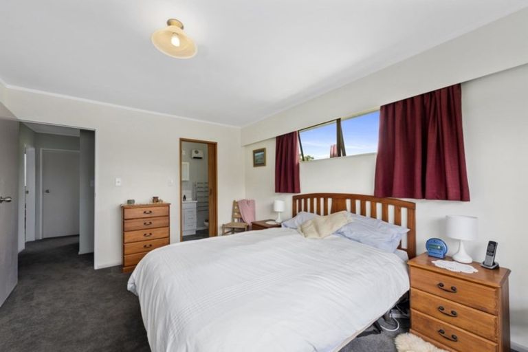 Photo of property in 24 Brightwater Crescent, Totara Park, Upper Hutt, 5018