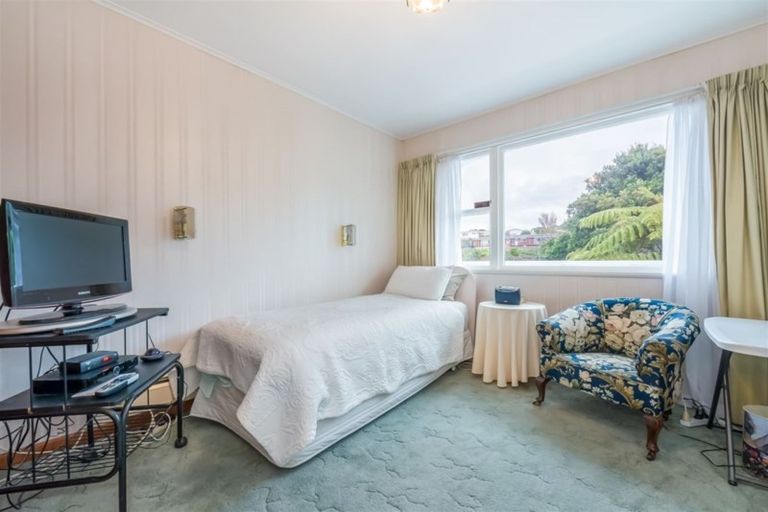 Photo of property in 18 Magnolia Grove, Maungaraki, Lower Hutt, 5010