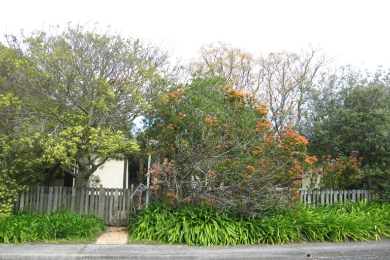 Photo of property in 2 Cedar Road, Te Awanga, 4102
