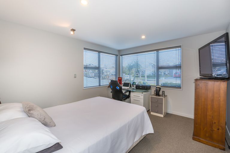 Photo of property in 1 Paikea Place, Somerfield, Christchurch, 8024