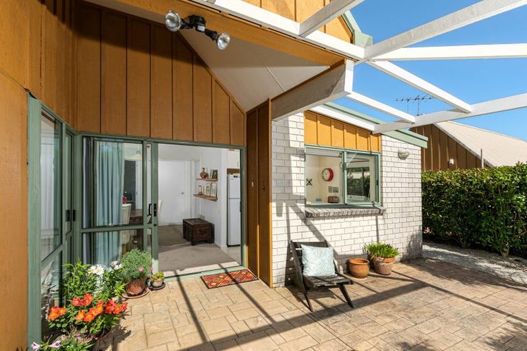 Photo of property in 9/34 Waipuia Place, Greenhithe, Auckland, 0632