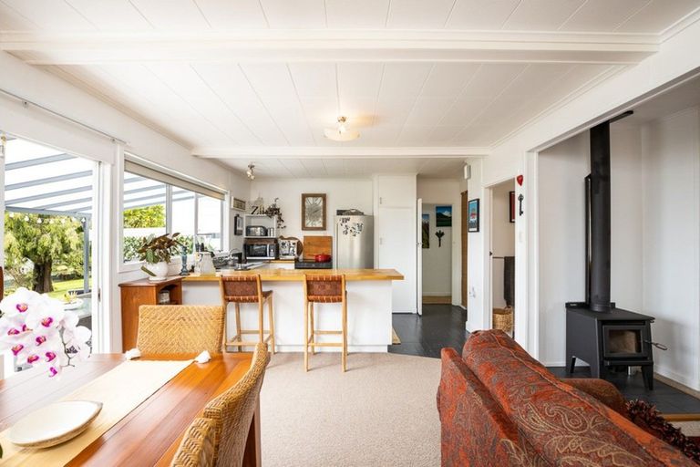 Photo of property in 4 Shearer Drive, Oakura, 4314