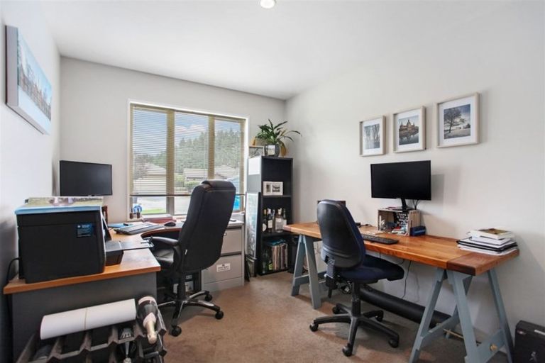 Photo of property in 5 Whio Close, Parklands, Christchurch, 8083