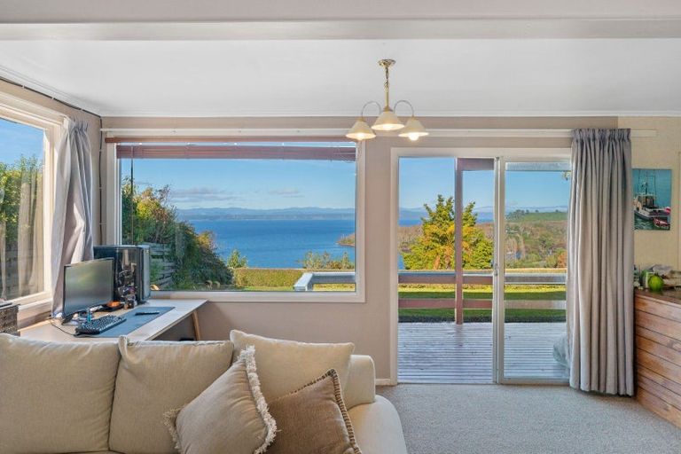Photo of property in 43 Wakeman Road, Acacia Bay, Taupo, 3330