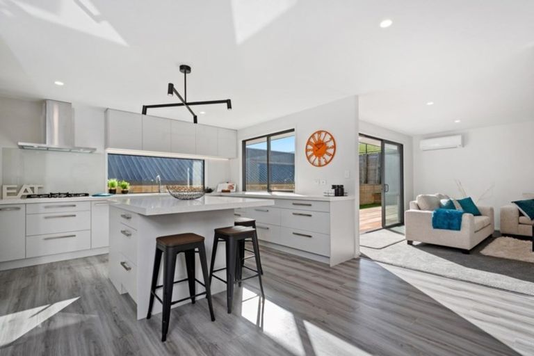 Photo of property in 1 Ridge Drive, Omokoroa, 3114