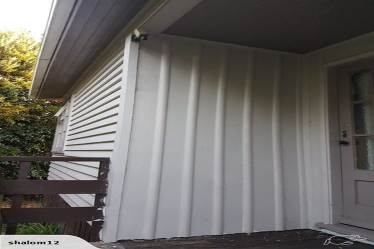 Photo of property in 2/3170 Great North Road, New Lynn, Auckland, 0600