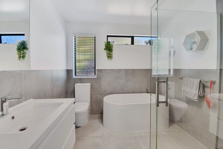 Photo of property in 12 Mareretu Avenue, Patumahoe, Pukekohe, 2679