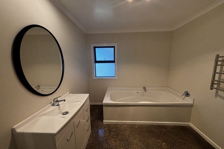 Photo of property in 12a Junction Street, Welbourn, New Plymouth, 4310