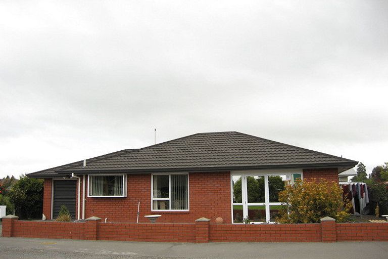 Photo of property in 2 Collins Street, Rangiora, 7400