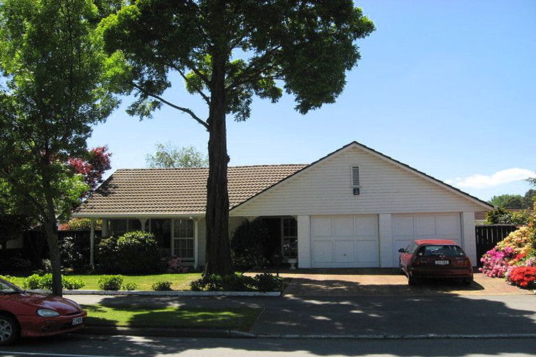 Photo of property in 214 Memorial Avenue, Burnside, Christchurch, 8053