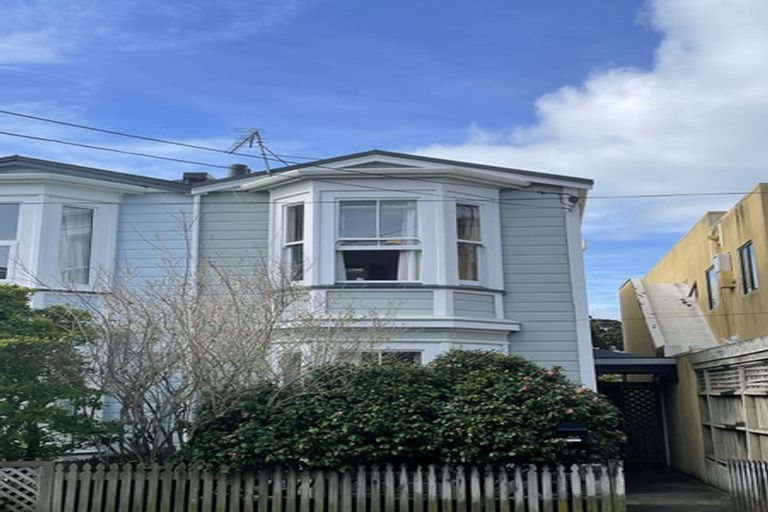 Photo of property in 25 Queen Street, Mount Victoria, Wellington, 6011