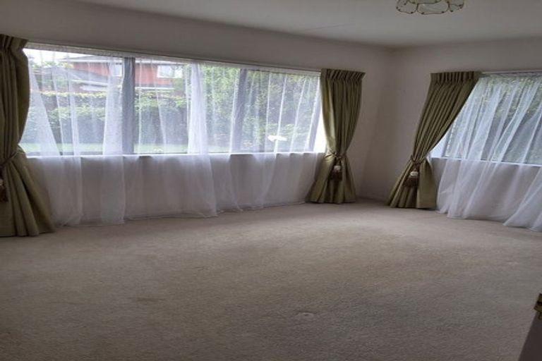 Photo of property in 53 Golfland Drive, Golflands, Auckland, 2013