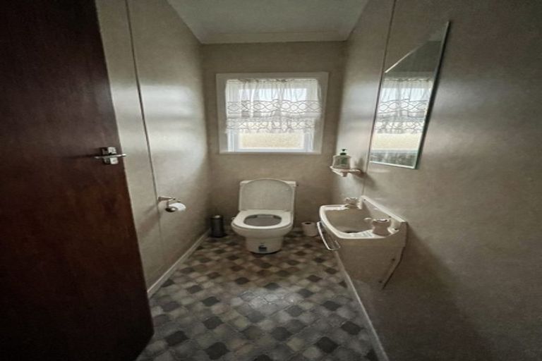 Photo of property in 24 York Avenue, Heretaunga, Upper Hutt, 5018