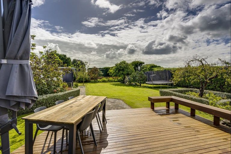 Photo of property in 233 School Road, Clive, 4102