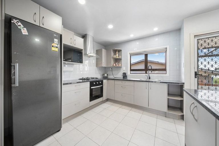 Photo of property in 3 Mckean Avenue, Manurewa, Auckland, 2102