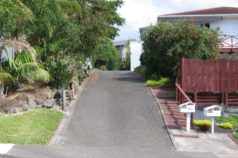 Photo of property in 1/4 Holt Avenue, Torbay, Auckland, 0630