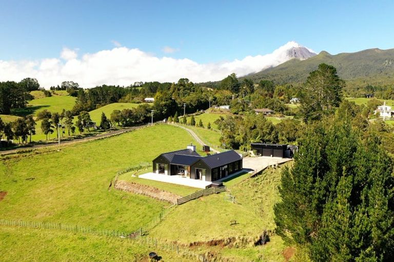 Photo of property in 1640 Mangorei Road, Mangorei, New Plymouth, 4371