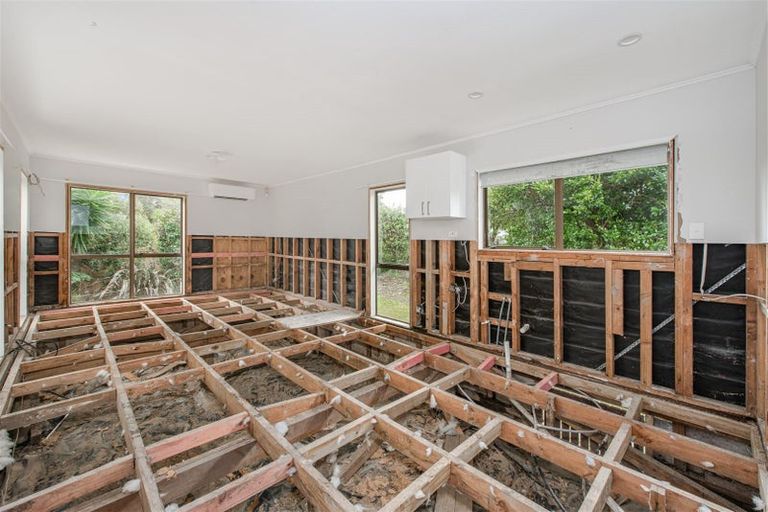 Photo of property in 42 Arodella Crescent, Ranui, Auckland, 0612