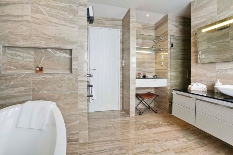 Photo of property in 81 Seacliffe Avenue, Narrow Neck, Auckland, 0622