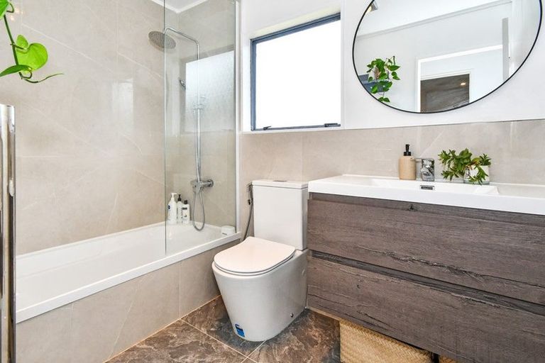 Photo of property in 2/29 Heybridge Street, Manurewa, Auckland, 2102