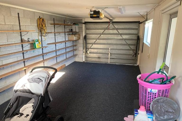 Photo of property in 1/106 Prince Regent Drive, Half Moon Bay, Auckland, 2012