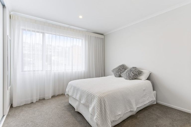 Photo of property in 153 Glenvar Ridge Road, Long Bay, Auckland, 0630