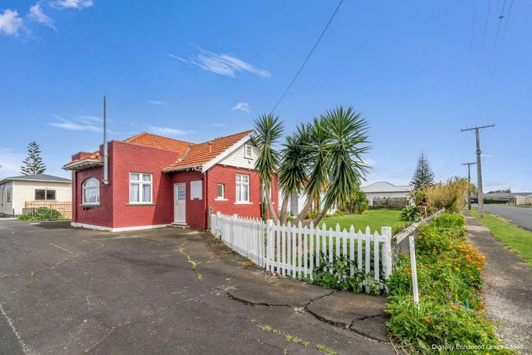 Photo of property in 14 Ruawai Wharf Road, Ruawai, 0530