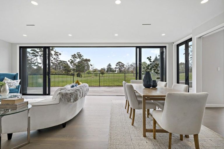 Photo of property in 14 Third Fairway Place, Albany, Auckland, 0632