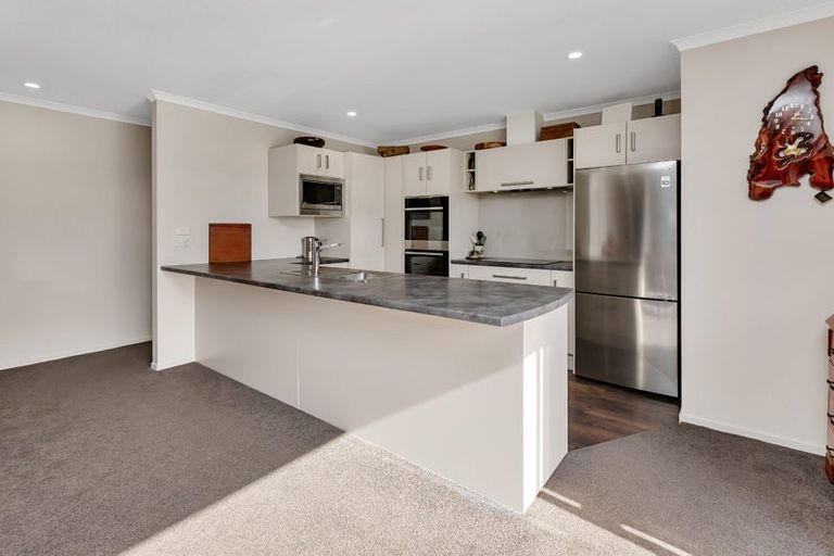 Photo of property in 26 Key West Drive, One Tree Point, 0118