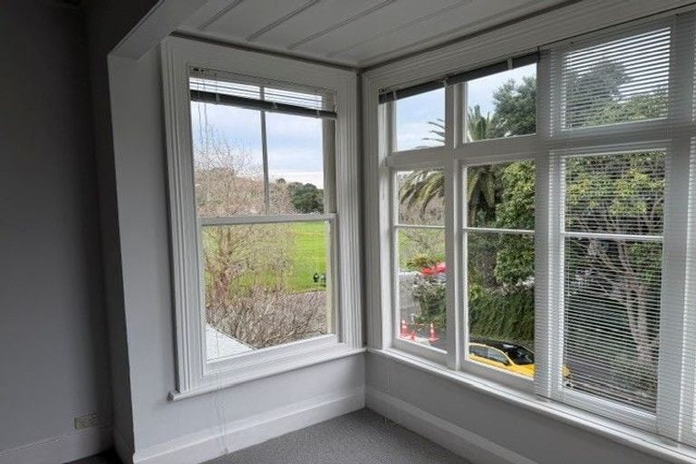 Photo of property in 21 Cambridge Terrace, Devonport, Auckland, 0624