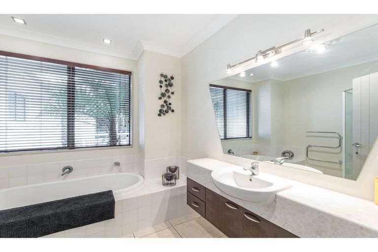 Photo of property in 20 Evergreen Place, Parklands, Christchurch, 8083