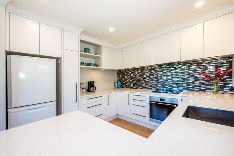 Photo of property in 50 Dale Road, Raumati South, Paraparaumu, 5032