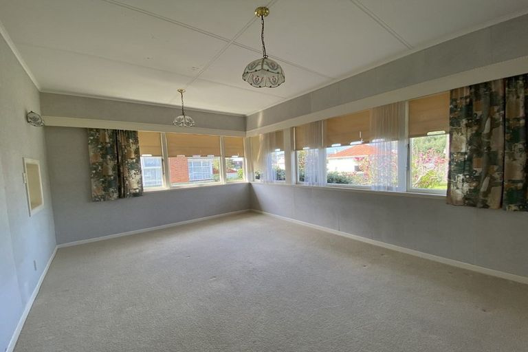 Photo of property in 16 Nicholson Avenue, Papatoetoe, Auckland, 2025