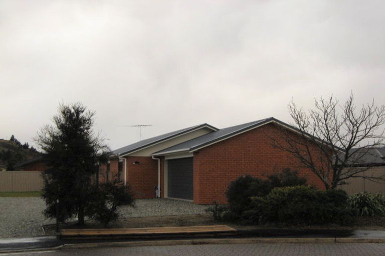 Photo of property in 4 Farrier Court, Cromwell, 9310