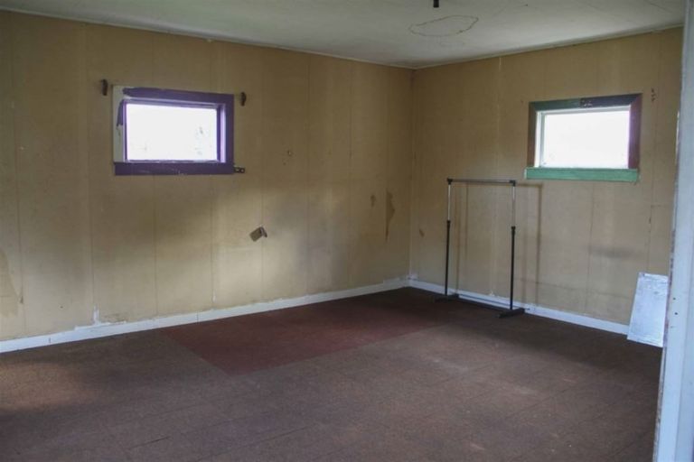 Photo of property in 17 Settlement Road, Papatotara, Tuatapere, 9691