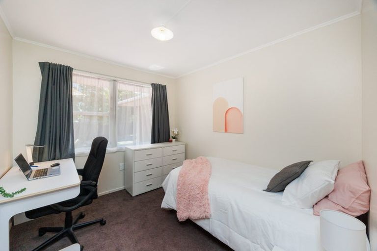 Photo of property in 14 Motuoapa Place, Kelvin Grove, Palmerston North, 4414