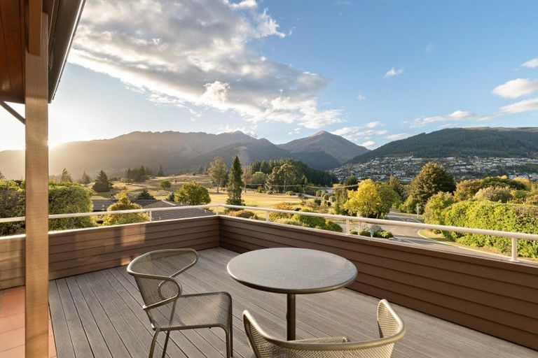 Photo of property in 732 Peninsula Road, Kelvin Heights, Queenstown, 9300