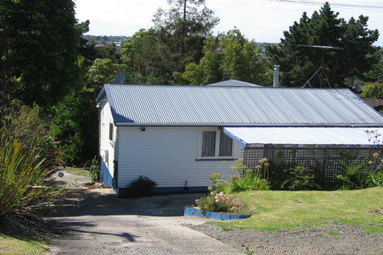 Photo of property in 579 East Coast Road, Browns Bay, Auckland, 0630