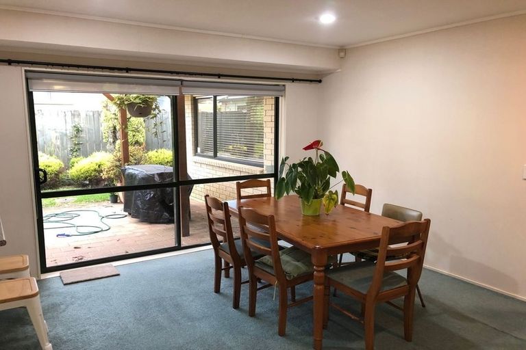 Photo of property in 11 Amylynn Place, East Tamaki, Auckland, 2016