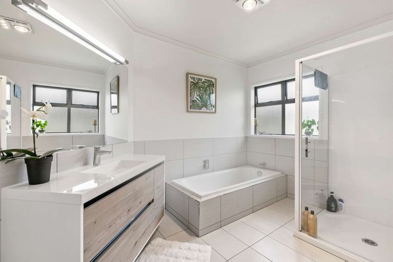 Photo of property in 34 Coleraine Drive, Rototuna, Hamilton, 3210