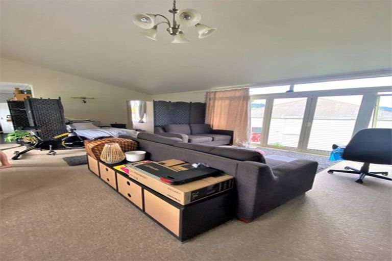 Photo of property in 30 Beach Road, Onerahi, Whangarei, 0110