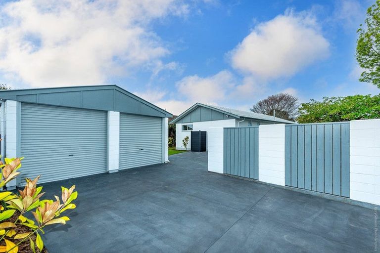 Photo of property in 86 Englefield Road, Northwood, Christchurch, 8051
