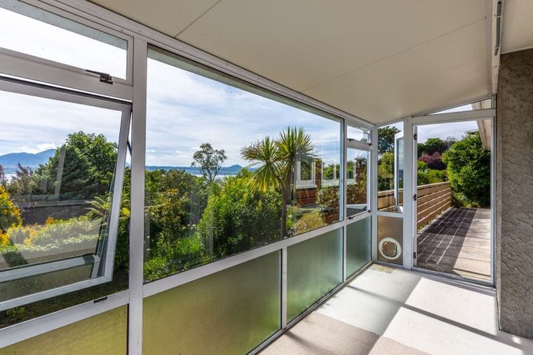 Photo of property in 15 Scenic Heights, Acacia Bay, Taupo, 3330