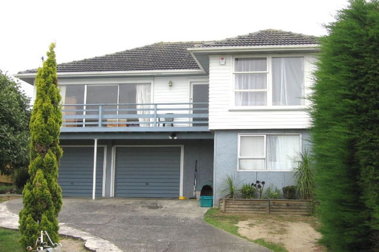 Photo of property in 24 Sea Vista Avenue, Beach Haven, Auckland, 0626