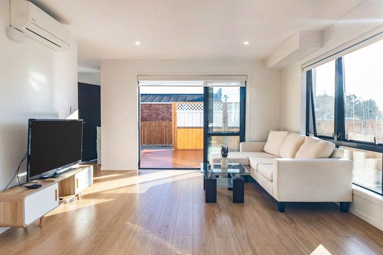 Photo of property in 145 Astley Avenue, New Lynn, Auckland, 0600