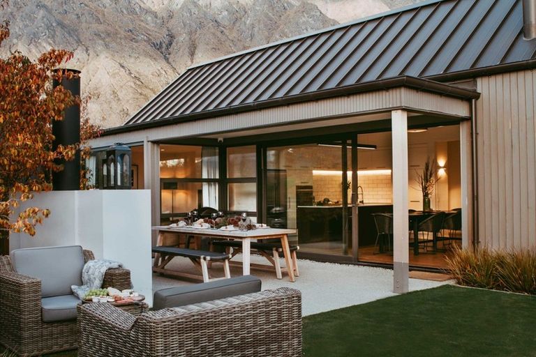 Photo of property in 54 Falconer Rise, Jacks Point, Queenstown, 9371