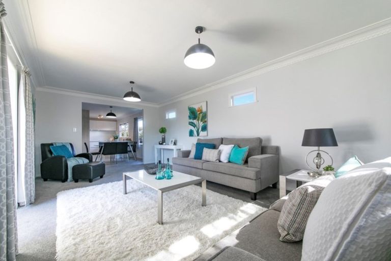 Photo of property in 122 Avondale Road, Avondale, Christchurch, 8061