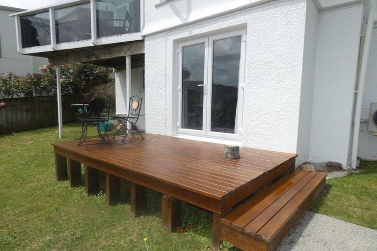 Photo of property in 92a Creswick Terrace, Northland, Wellington, 6012